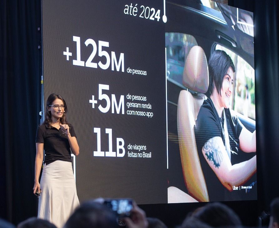 Ideia é trazer todos os táxis para a Uber até 2025, diz CEO em evento no Brasil