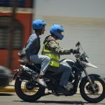 Projeto que regulamenta serviço de moto por aplicativo avança na Câmara de BH