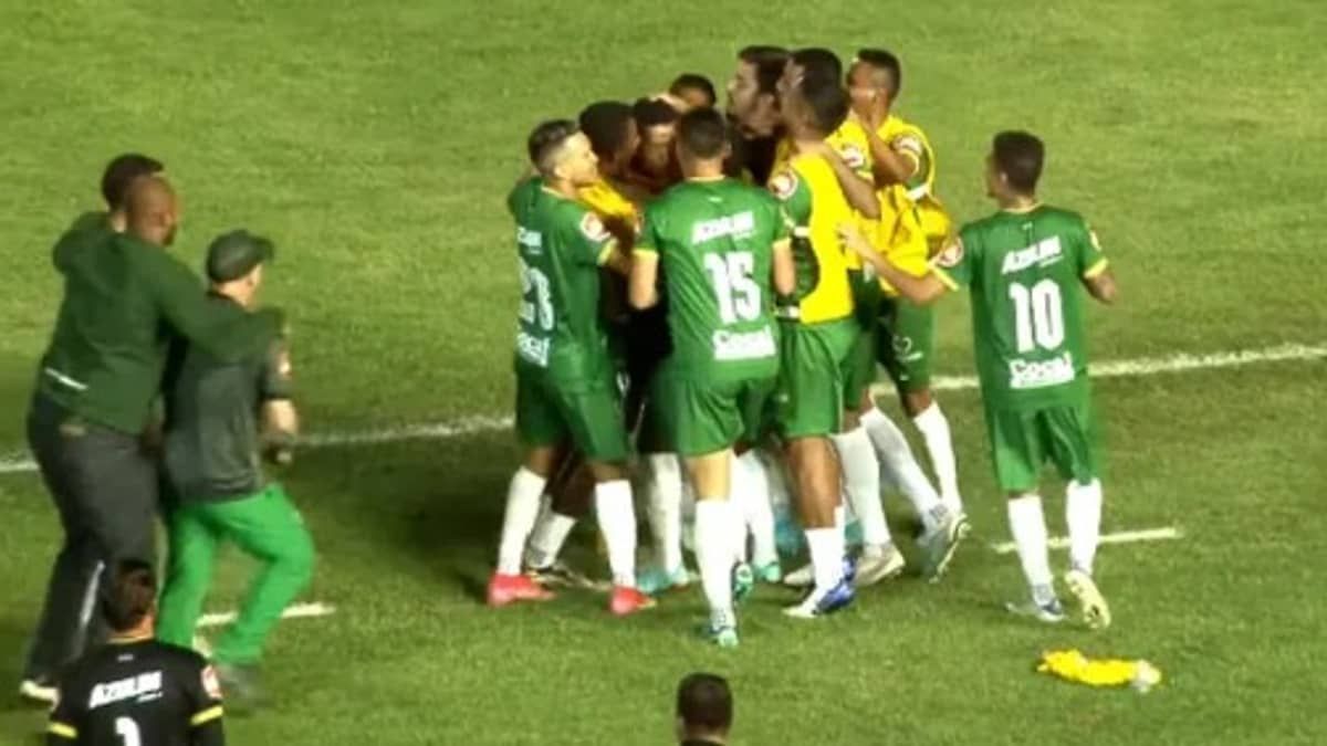 Uberlândia vence a URT pelo Módulo II do Mineiro 