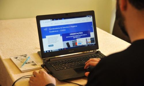 ufjf siga matrícula computador - divulgação Carolina de Paula UFJF