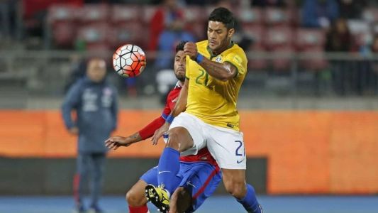 Última derrota da Seleção Brasileira em Eliminatórias teve confronto de atacantes hoje no Atlético