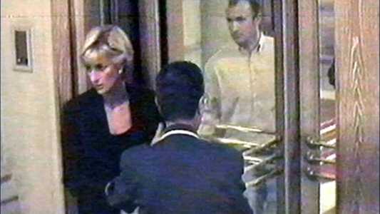 Últimas imagens de princesa Diana e do empresário Dodi Al-Fayed, registradas por câmeras de segurança