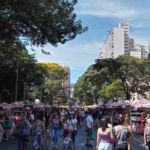 Feira Hippie terá horário ampliado em dezembro para aquecer comércio no Natal