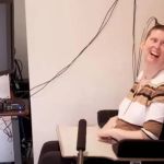 Mulher volta a 'falar' após sofrer AVC com ajuda da Inteligência Artificial