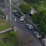 Vídeo: carro bate em árvore, deixa uma pessoa morta e duas feridas na Via do Minério, em Belo Horizonte