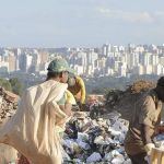 Catador em BH precisa recolher mais de 250 quilos de latas para receber um salário mínimo no mês, revela pesquisa