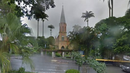 Um dos suspeitos, de 16 anos, está apreendido por ato infracional análogo ao crime de roubo
