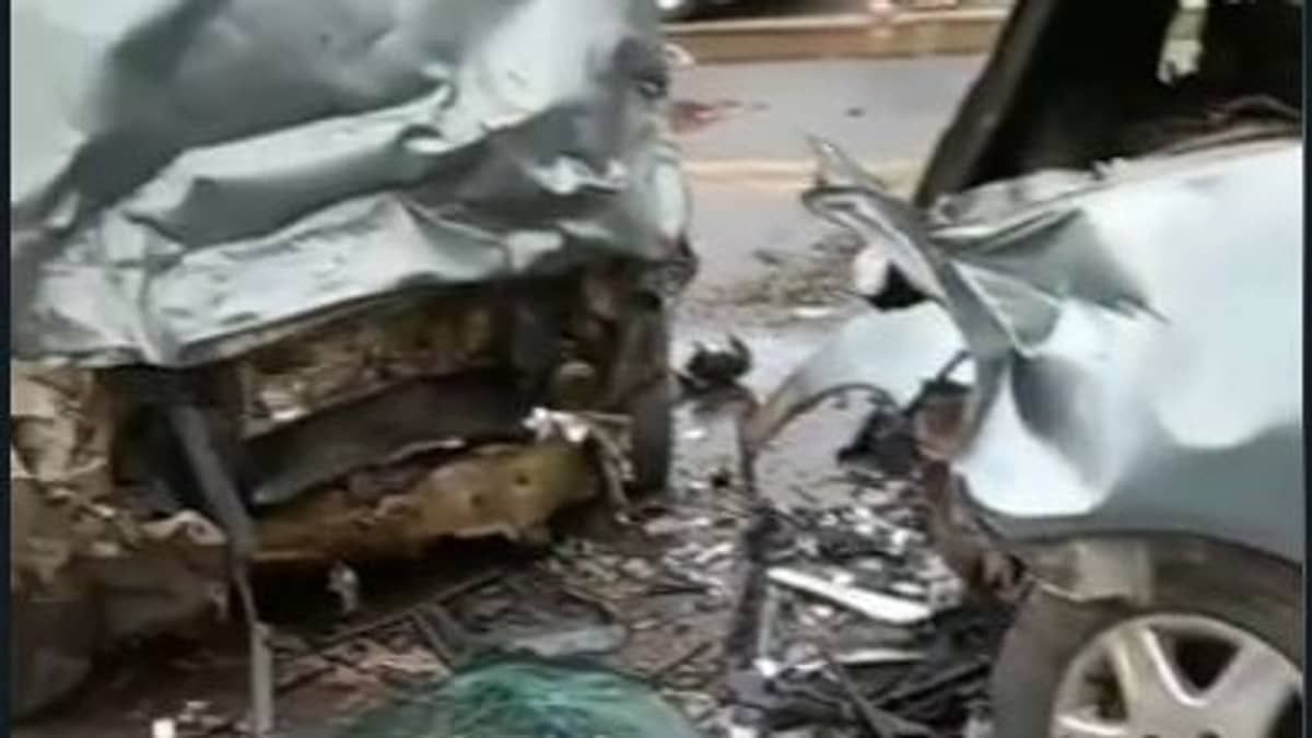 Uma pessoa morre e outras cinco ficam feridas após carros baterem de frente na BR-116 