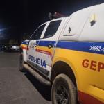 Mulher é atacada com martelo e motosserra em Esmeraldas; suspeito envia áudio e foge