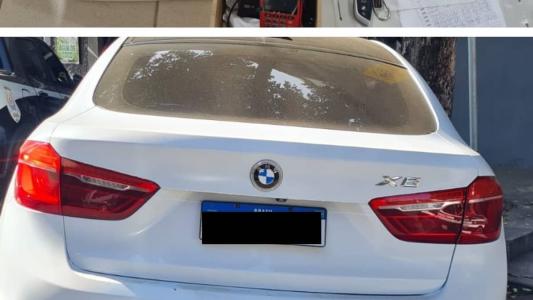 Uma BMW foi apreendida durante a operação