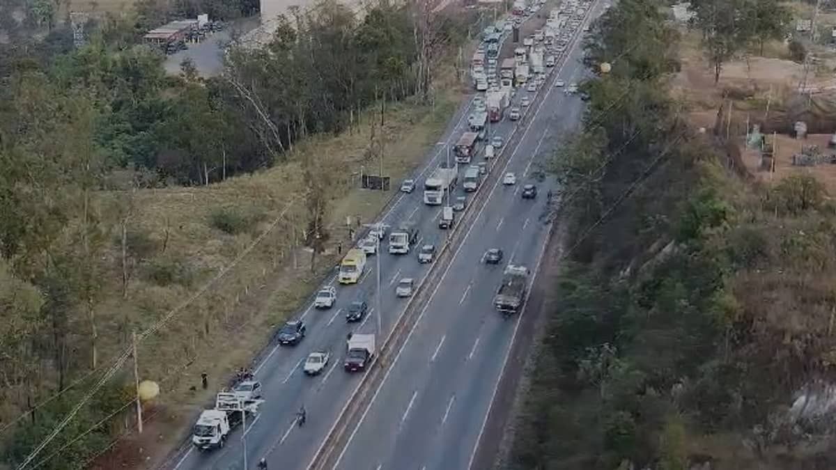 Dá para passar pelo Anel Rodoviário de BH? Saiba como está o trânsito no local após o homicídio da madrugada 