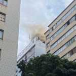 Edifício comercial pega fogo no Centro de Belo Horizonte