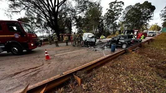 Uma pessoa morreu após acidente envolvendo três carros na BR-040, em Nova Lima, no dia 26 de julho