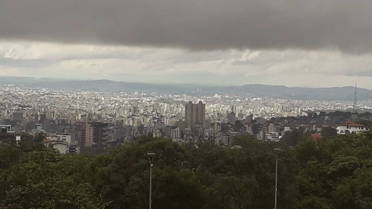 Previsão do tempo: Belo Horizonte terá pancadas de chuva e trovoadas isoladas 