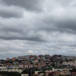 Previsão do tempo: tempo fica mais ameno e pode chover nesta terça-feira em Belo Horizonte