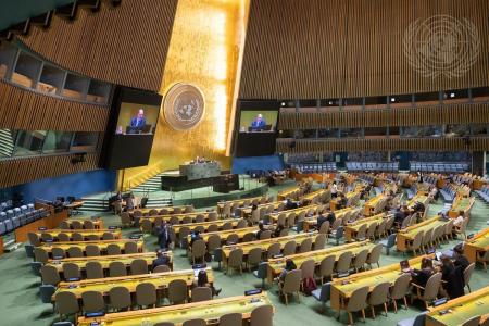 Uma visão ampla da 34ª reunião plenária da Assembleia Geral. A Assembleia ouviu um Relatório do Conselho Econômico e Social e um Relatório do Conselho de Direitos Humanos.