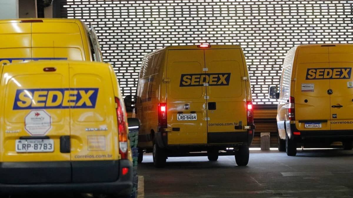 Centrão pressiona, mas governo não está disposto a ceder o comando dos Correios