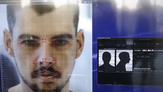 União Europeia pede que plataformas rotulem conteúdos criados artificialmente