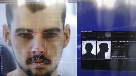 União Europeia pede que plataformas rotulem conteúdos criados artificialmente