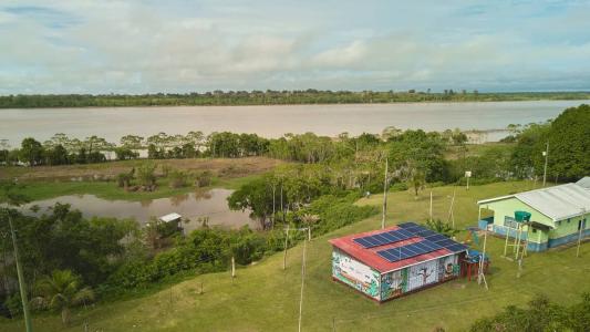 Unidade movida a energia solar amplia opções de acesso a tecnologia na Amazônia