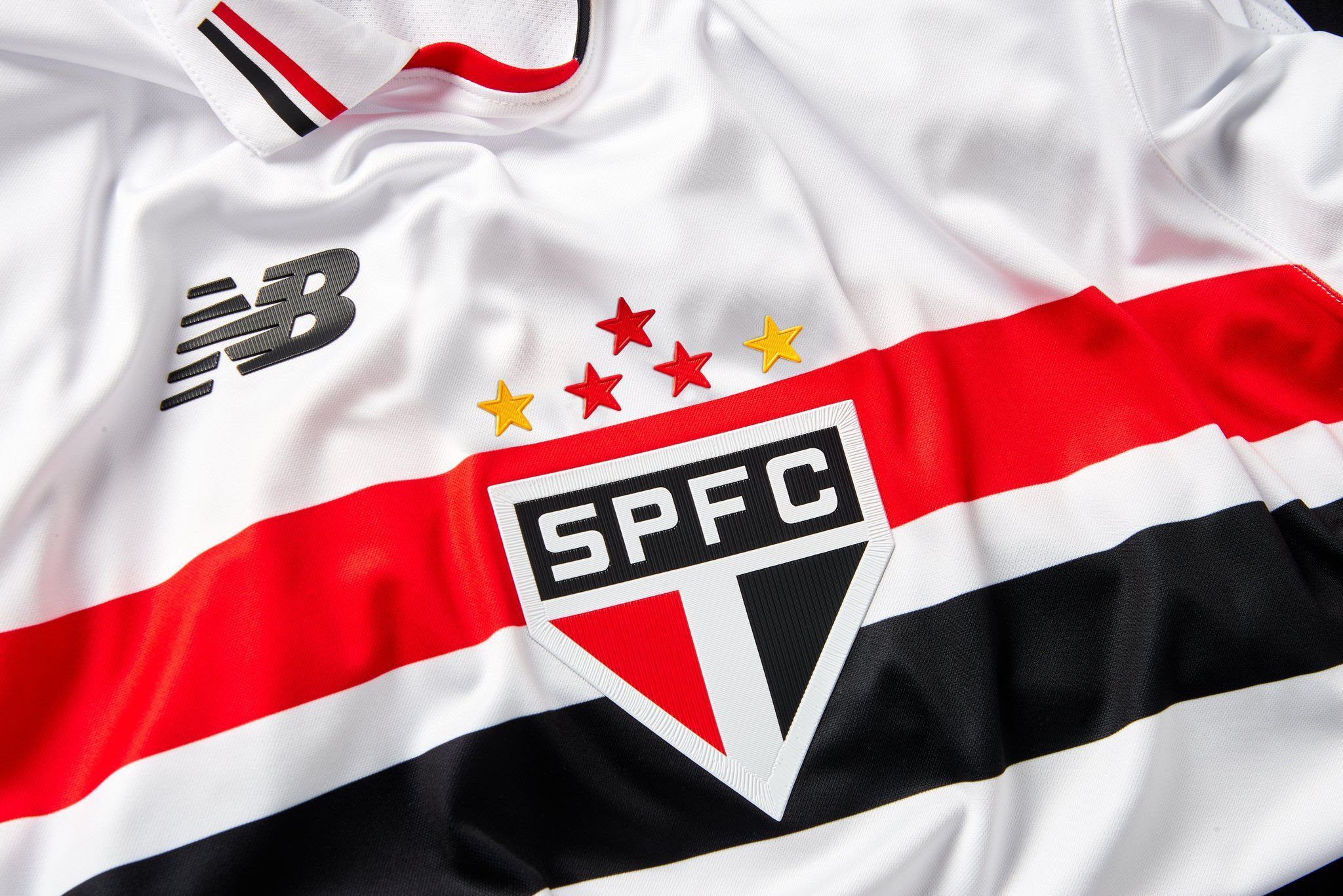São Paulo lança uniformes para 2024 e oficializa novo patrocínio; veja fotos