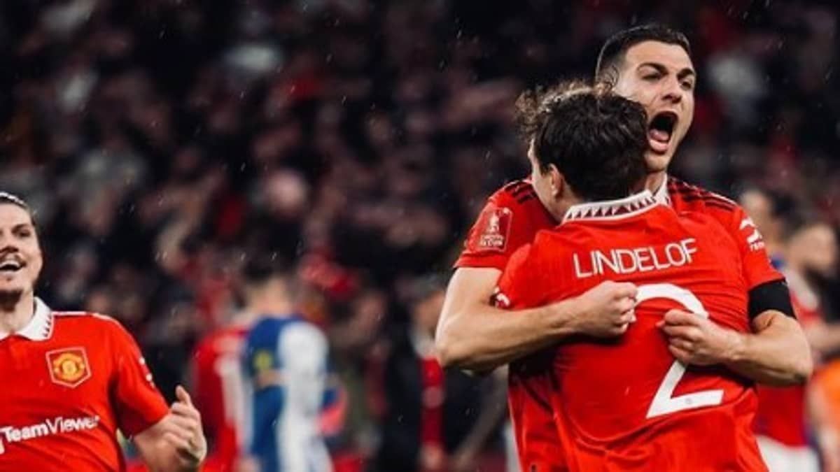 United vence Brighton nos pênaltis e vai à final da FA Cup
