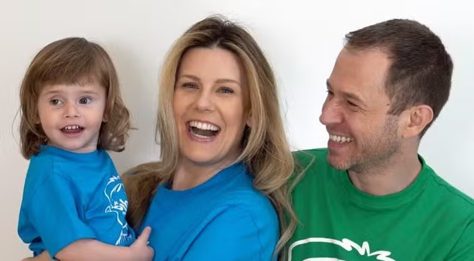 Esposa de Tiago Leifert atualiza estado de saúde da filha com câncer: ‘Muito pela frente’
