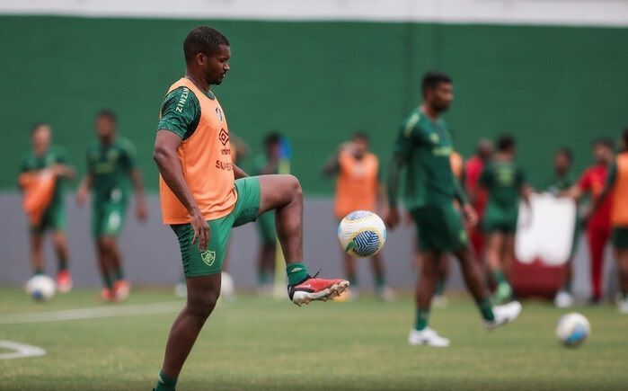 Entenda por que o zagueiro Marlon não renovou com o Fluminense