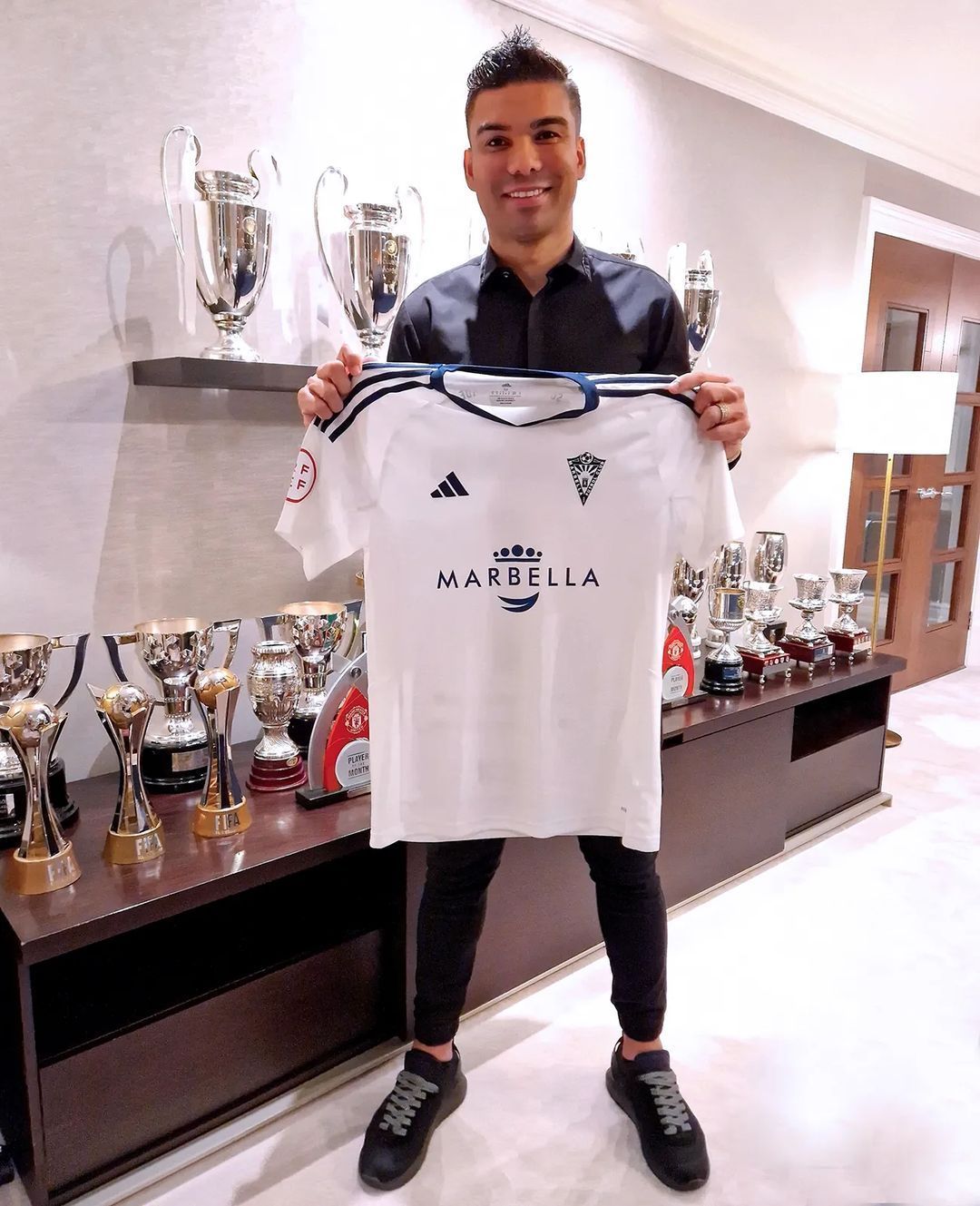 Casemiro, do Manchester United, se torna sócio de clube espanhol