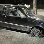 Vídeo: motorista de Uno tenta fugir da PM, bate em carros no Centro de BH, sobe em meio-fio e é preso