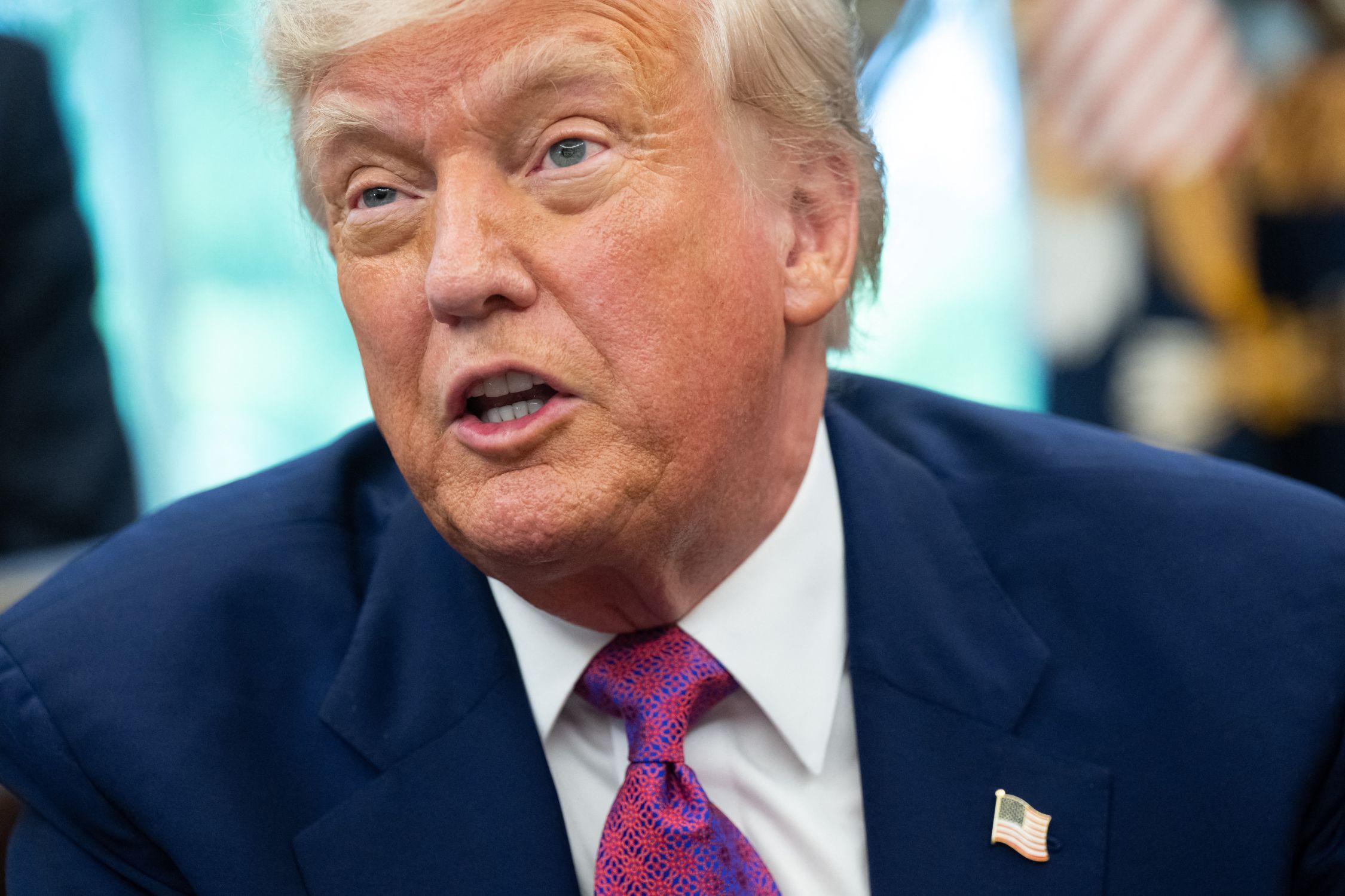 Trump ordena que Exército combata cartéis da América Latina
