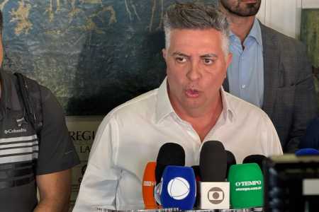 Prefeito Álvaro Damião desembarcou em Confins às 14h22