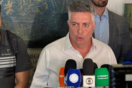 Prefeito Álvaro Damião desembarcou em Confins às 14h22