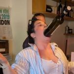 Americana leva recorde de maior boca do mundo com abertura de 7,95 cm