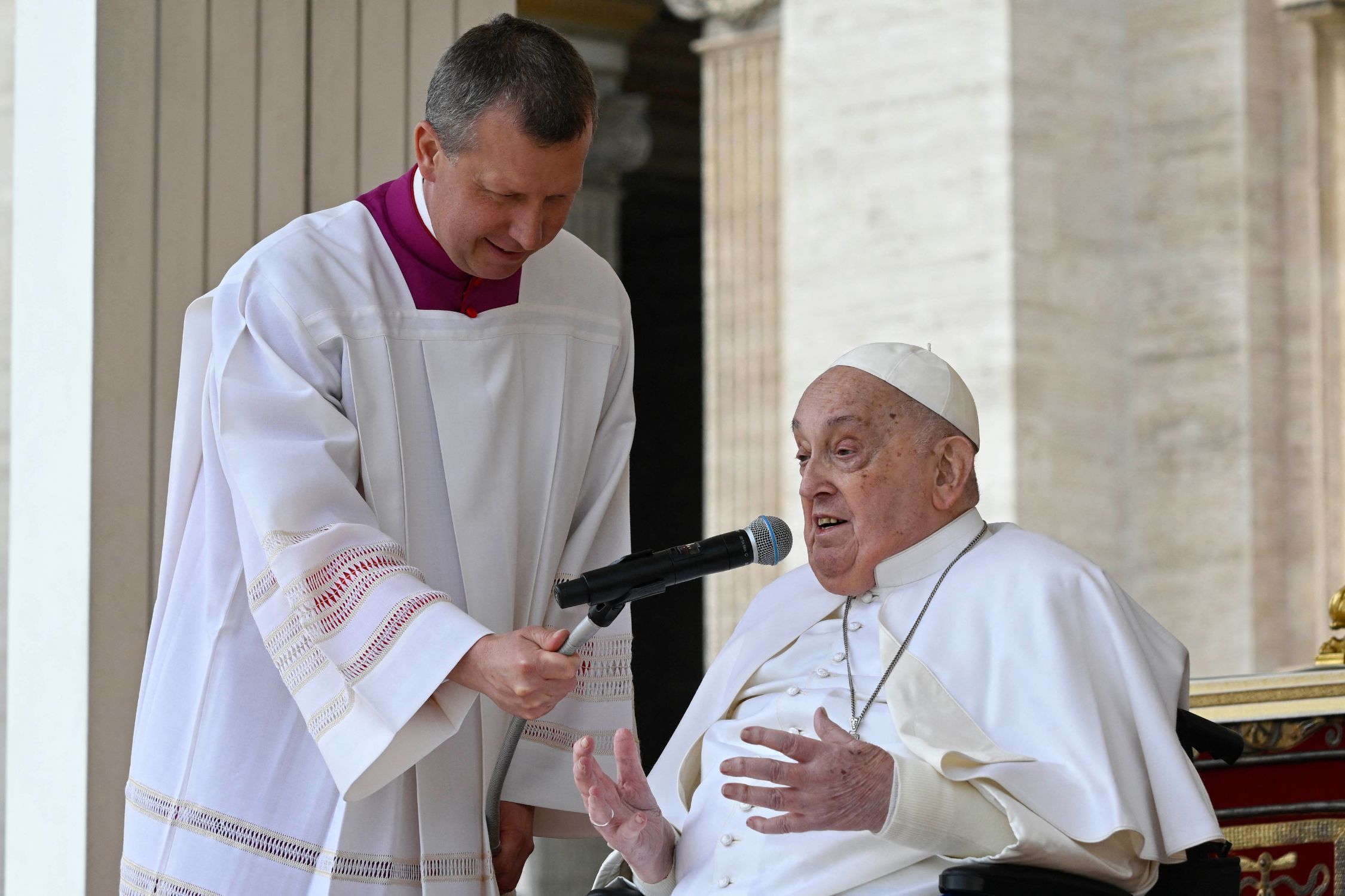 Morte do Papa Francisco: saiba como acompanhar a oração do terço feita pelo Vaticano nesta segunda (21)