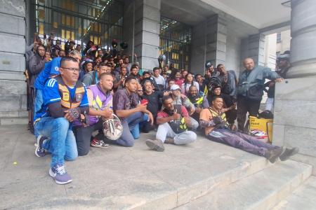 Motociclistas de aplicativo protestam por melhores condições de trabalho e regulamentação em BH