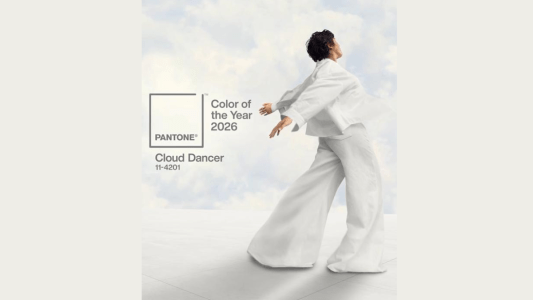 Cloud Dancer, eleita a cor do ano de 2026 pela Pantone