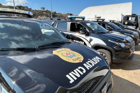 Durante a cerimônia, o governo do estado ainda anunciou a entrega de 820 armas, entre fuzis e pistolas, espingardas e submetralhadoras, além de 51 viaturas e 32 drones, à Polícia Civil de Minas Gerais