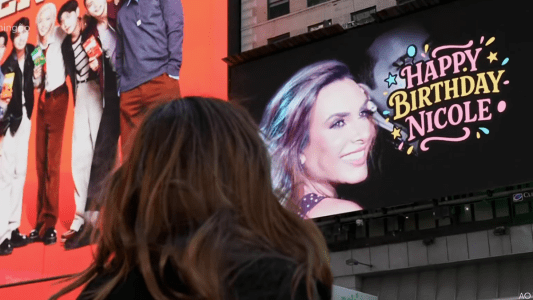 Nicole Bahls completou 40 anos ontem, sábado, 15 de novembro