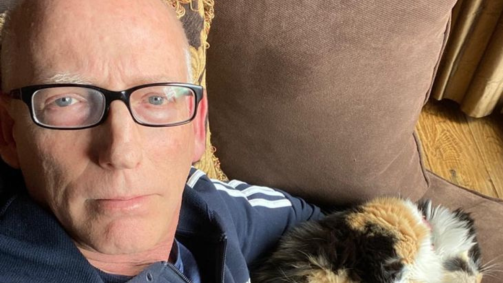 Scott Adams foi um influente cartunista por trás da longa história em quadrinhos Dilbert