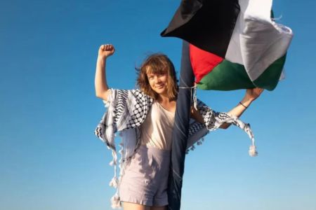 Greta Thunberg, ativista brasileiro e ator de Game of Thrones estão a bordo de navio que tenta furar o bloqueio contra a Faixa de Gaza