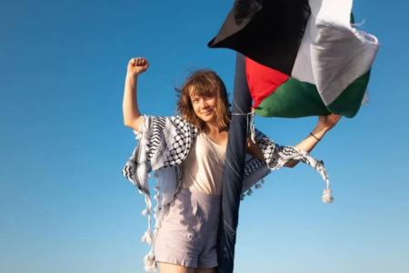 Greta Thunberg, ativista brasileiro e ator de Game of Thrones estão a bordo de navio que tenta furar o bloqueio contra a Faixa de Gaza