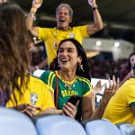 Dua Lipa surpreende ao escolher ‘lado’ entre Fluminense e Flamengo no Maracanã