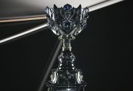 LoL: Riot Games 'revive' design antigo e divulga novo troféu do Worlds 2025