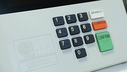 Urnas fabricadas em 2020 são usadas pelo Corinthians em eleição interna