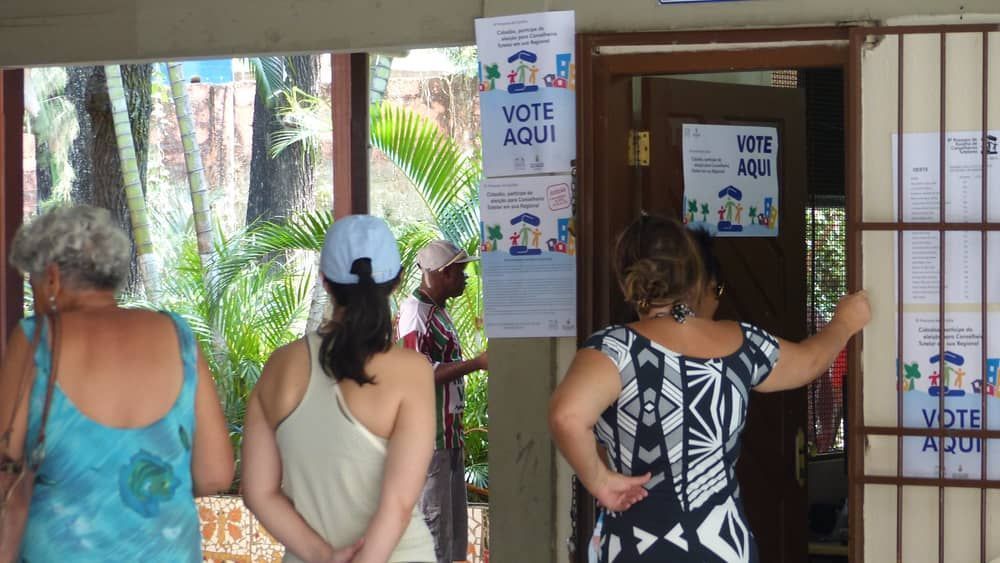 Eleitores festejam poucas filas e rapidez em votação para o Conselho Tutelar de BH