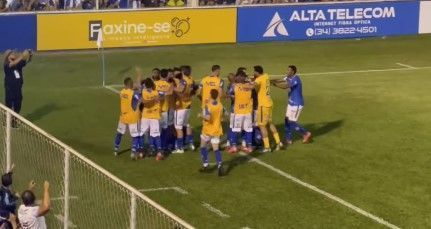 Henan brilha, URT vence Caldense e segue 100% no Módulo II do Mineiro