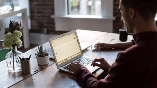 Uso da internet no Brasil ainda não é universal