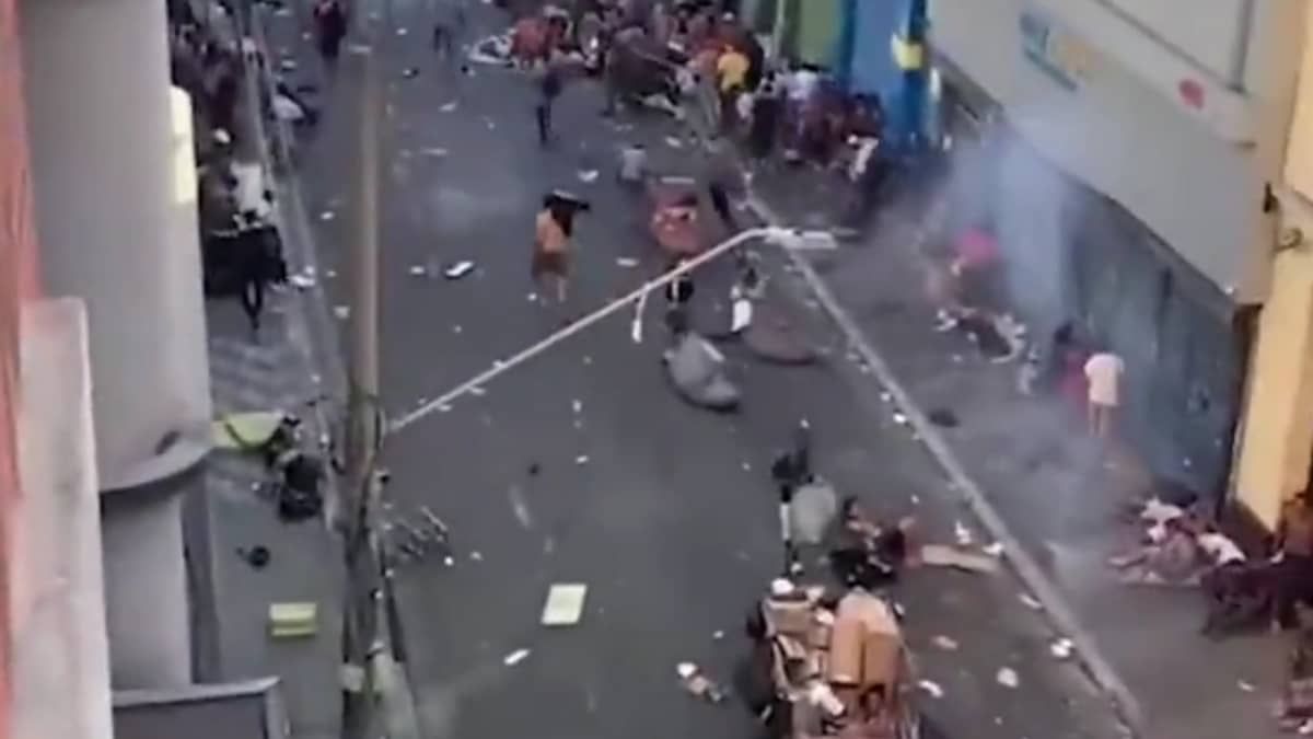 Usuários e traficantes de droga se envolvem em confusão com a GCM na região da Cracolândia