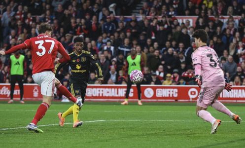 Lance de Nottingham Forest 2 x 2 Manhcester United, pela Premier League 2025/2026